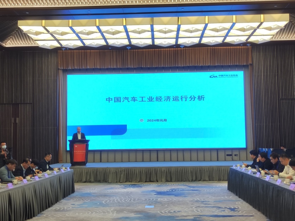 新引擎、新动力、新未来“磁流变减振电控悬架系统应用研讨会”扬州召开(图4)