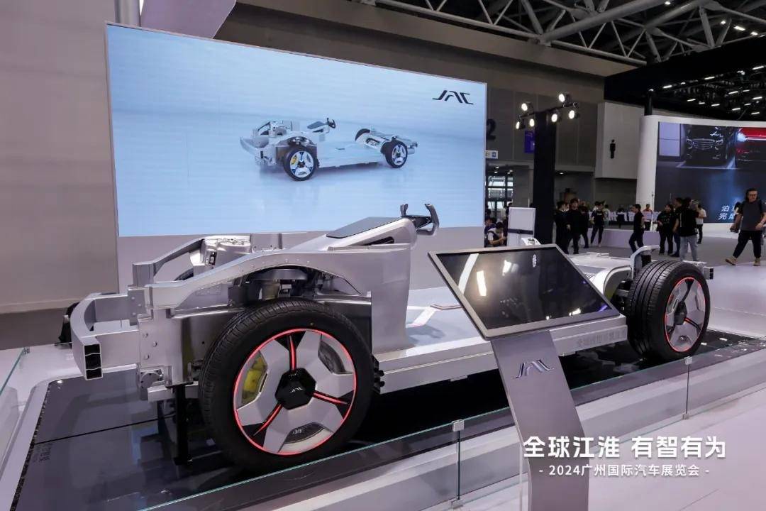 云开：江淮全域线控智慧底盘引领汽车底盘的(图2)