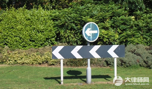 云开：2024机动车超载会受到什么处罚？(图1)