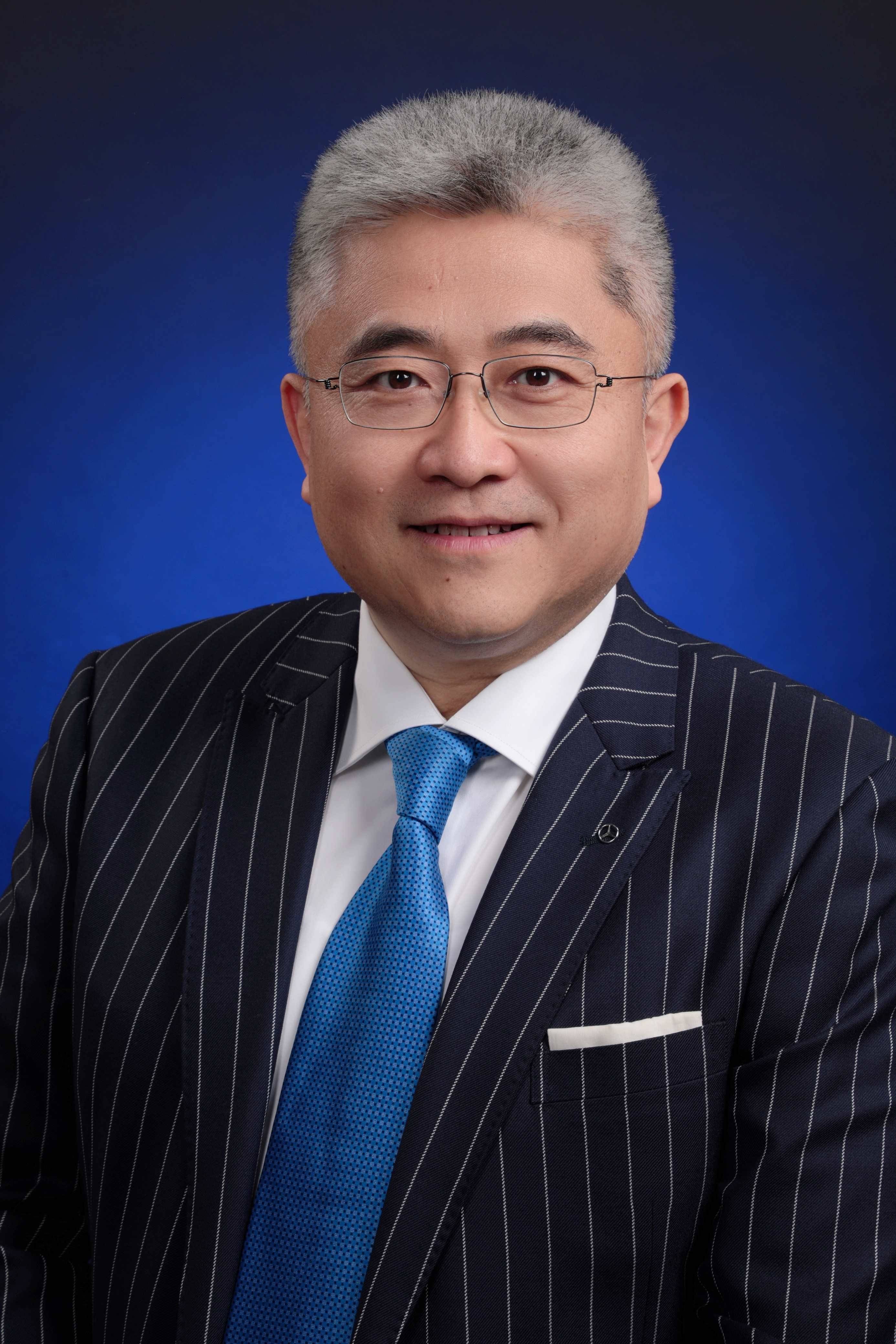 云开：问鼎年度豪华品牌销冠、回应六大热点话题奔驰(图2)