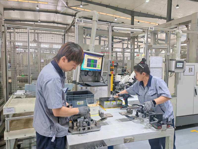 活力中国调研行抢抓新能源机遇这家东北汽车配套企业成为行业排头兵(图2)