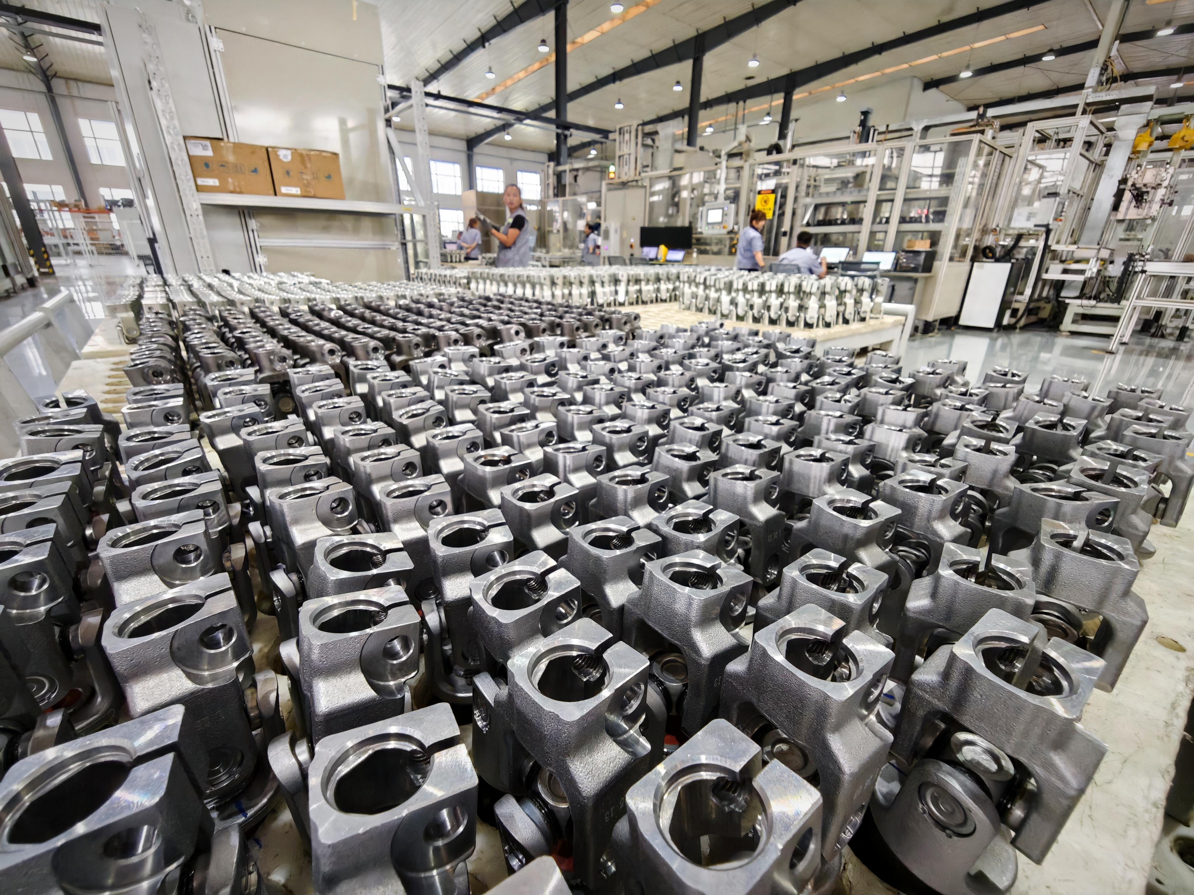 云开：活力中国调研行丨方向盘后的隐形冠军！小部件让汽车转向更智能(图2)