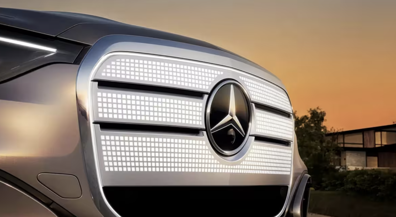 奔驰GLC纯电国内谍照配上空悬多少钱会买？(图4)