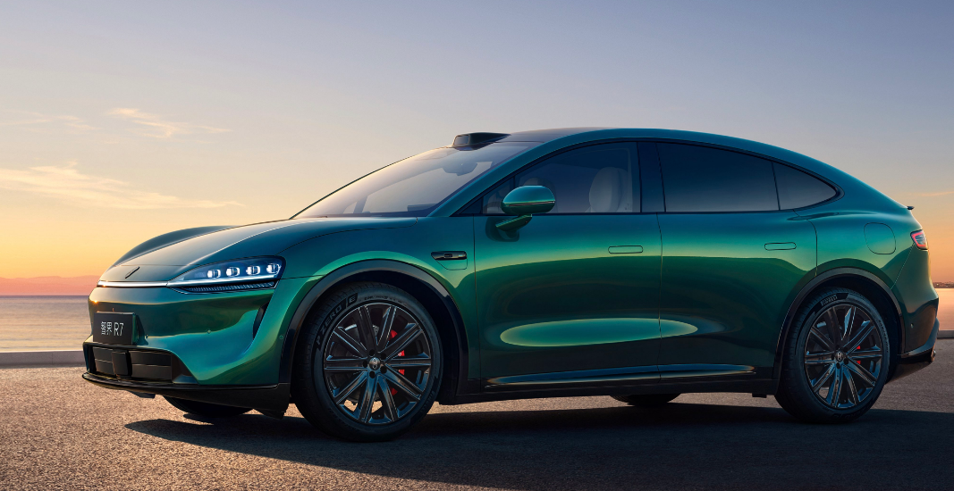 鸿蒙智行“爆更”！2小时连发6款新车从16万到(图1)