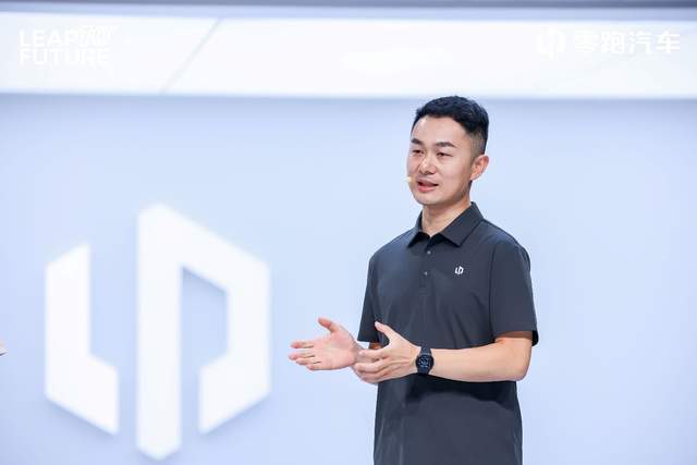 云开（Kaiyun）：成都车展燃情双响！零跑B10新色首发暨B01万台交付(图7)