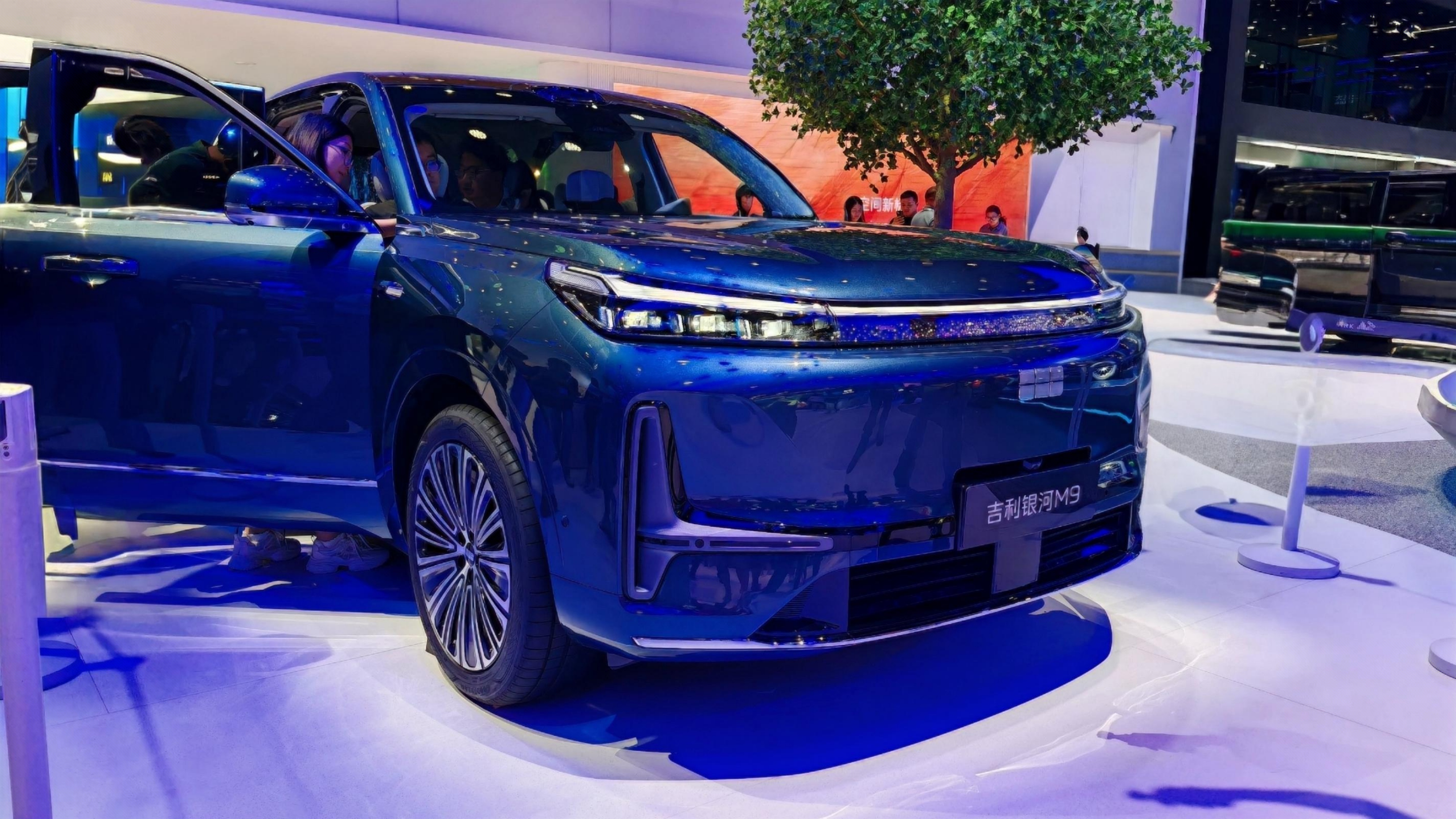 吉利银河M9：20万级大六座SUV的“六边形战士”进化论(图1)