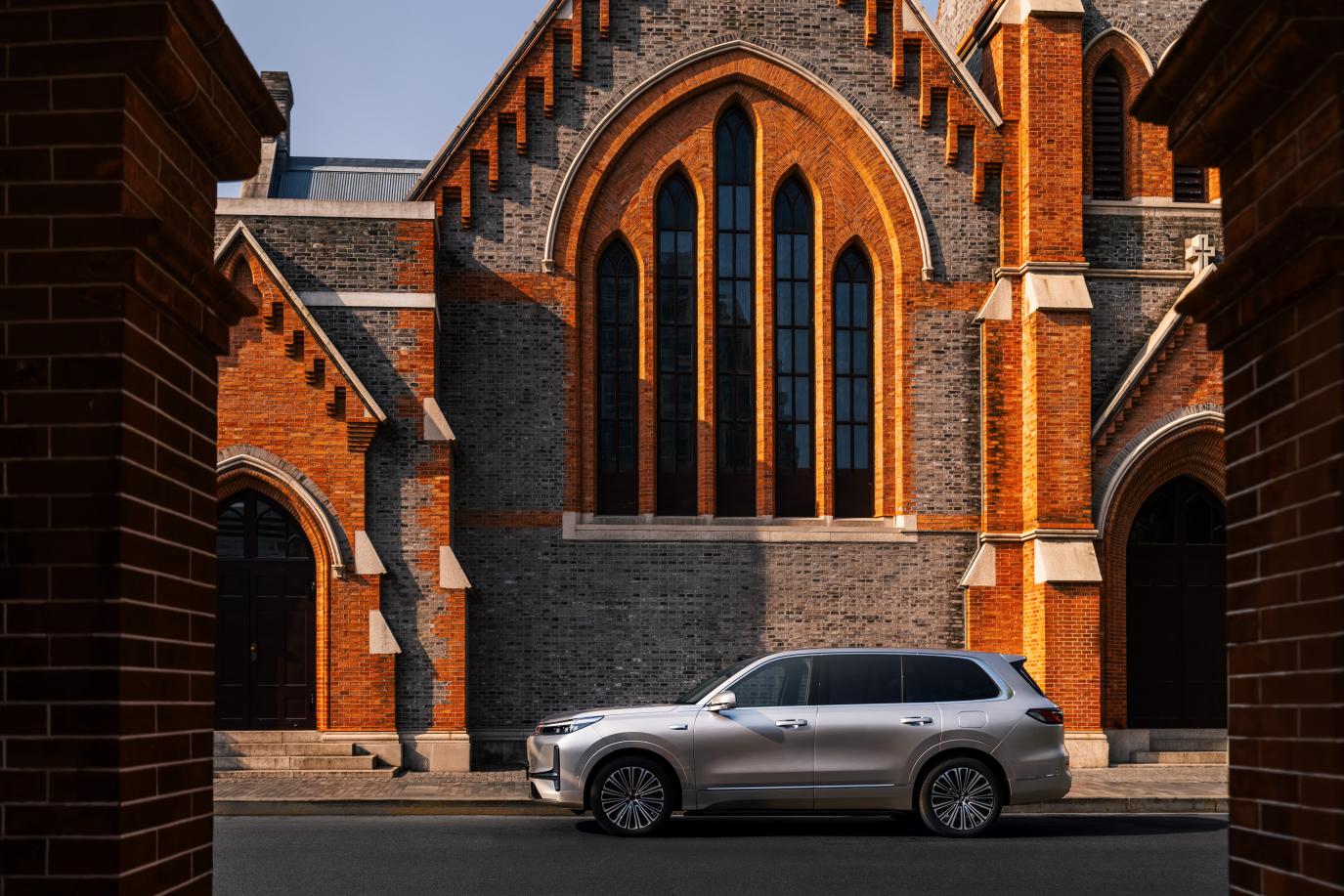 吉利银河M9：20万级大六座SUV的“六边形战士”进化论(图15)