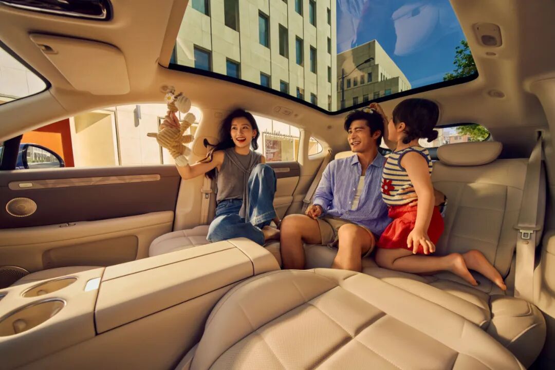 云开（Kaiyun）：新一代智己LS6权益售价1979万起增程版纯电续航450km(图7)