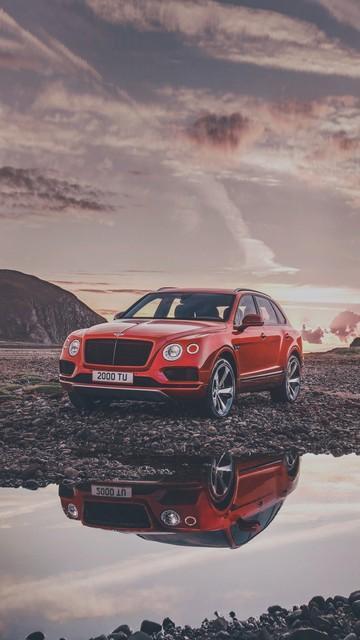 宾利汽车添越GT2024款来了宾利欧陆哪个更适合你这辆豪华SUV(图2)