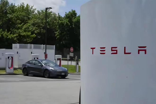 云开：自断臂膀！特斯拉要求美国车全面弃用中国零件在两年内完成替换(图2)