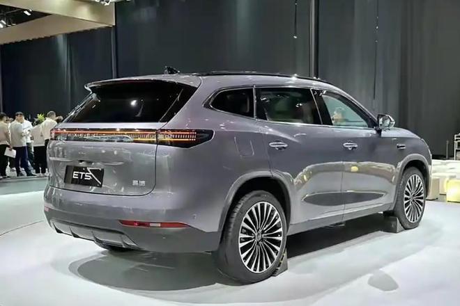 云开（Kaiyun）：星途ET5今日上市！1310公里综合续航价格会比预售价低吗？(图11)