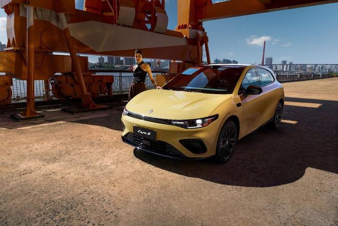 重塑10万级年轻出行价值标杆零跑Lafa5上市限时惊喜价928万起(图5)