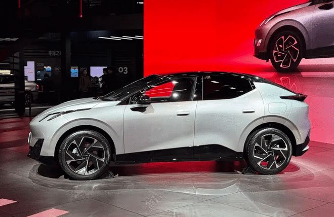 领克Z20曜红版上市把“全球纯电豪华体验”带进15万级(图3)