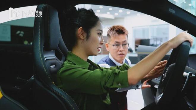 云开（Kaiyun）：用“中国速度”来奔驰！无论油电都很智能(图2)