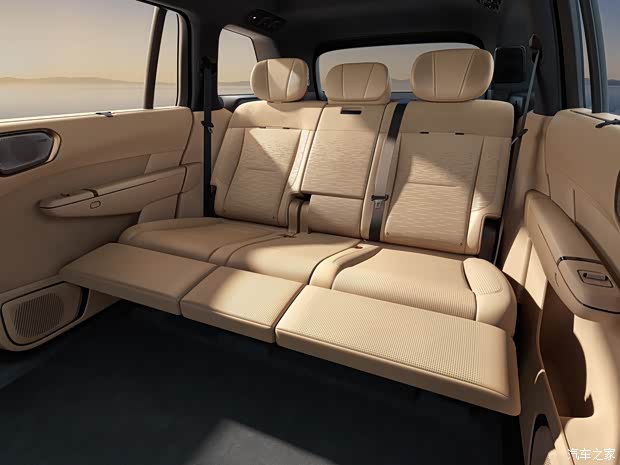云开（Kaiyun）：领克900五座版官图新增日冕金秒变壕五座车后排也能“躺平”？(图4)