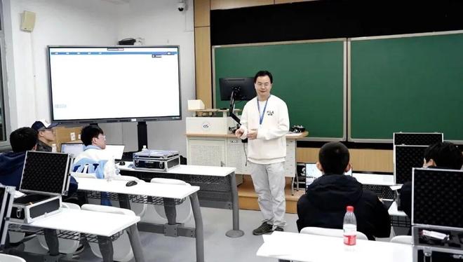 高校涌动新热潮(图1)