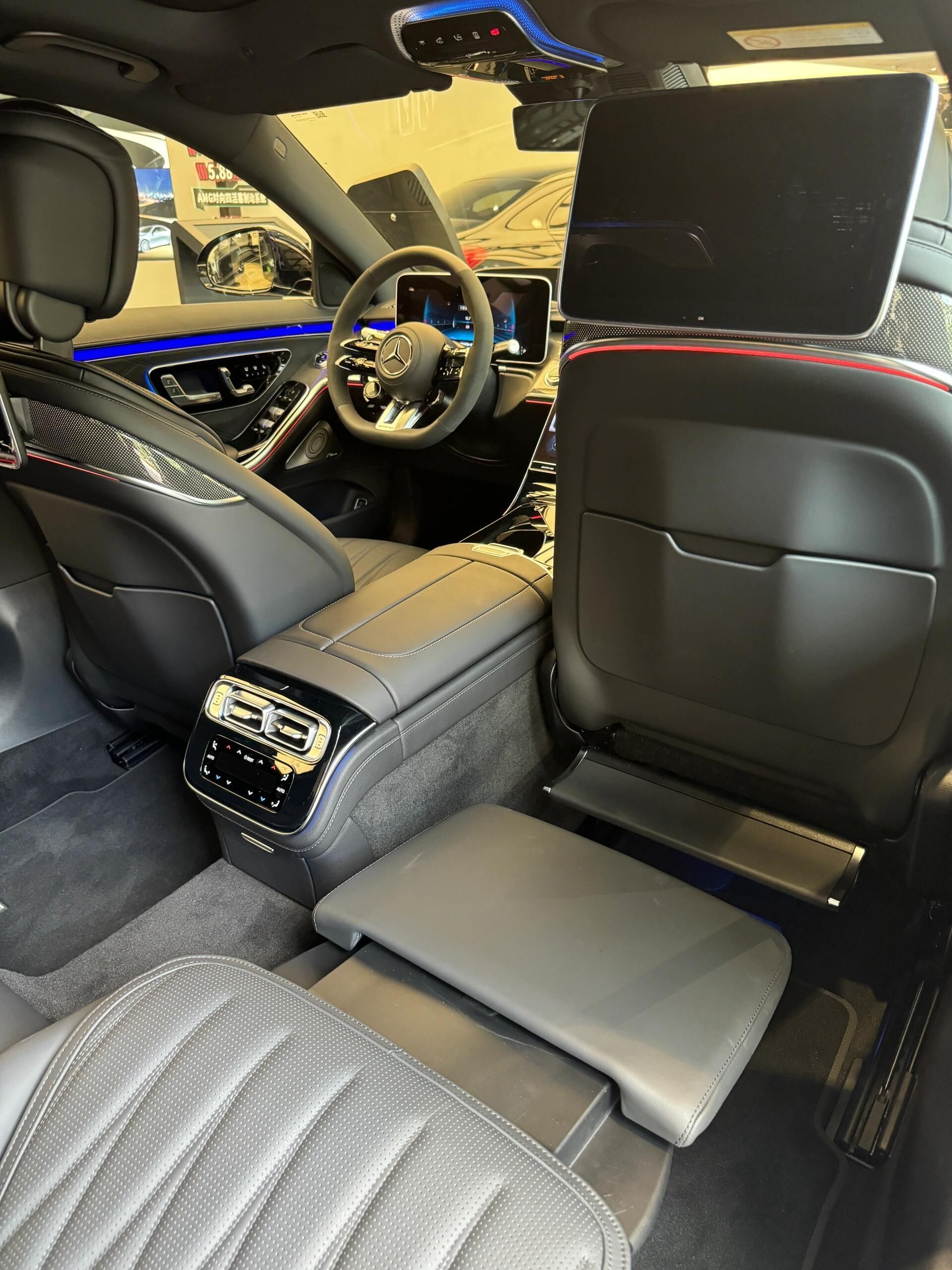 梅赛德斯-奔驰AMG-S63搭载40T百公里33秒陆地最强地表之一王者(图4)