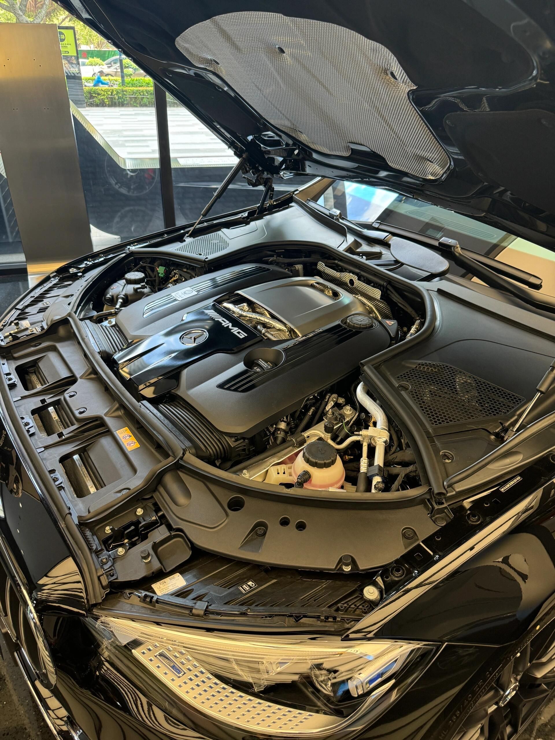 梅赛德斯-奔驰AMG-S63搭载40T百公里33秒陆地最强地表之一王者(图5)