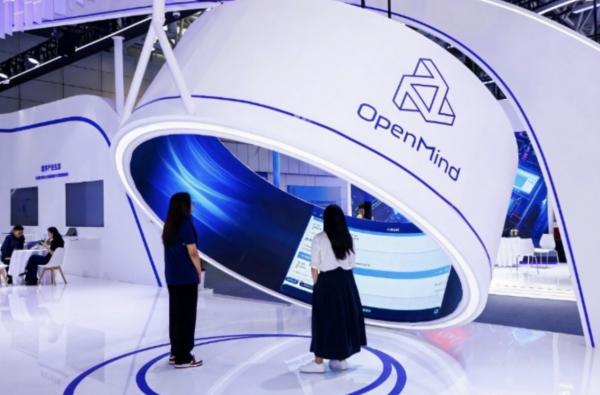 提质焕新启新程红旗品牌全场景产品+全链技术闪耀2026北京车展(图10)